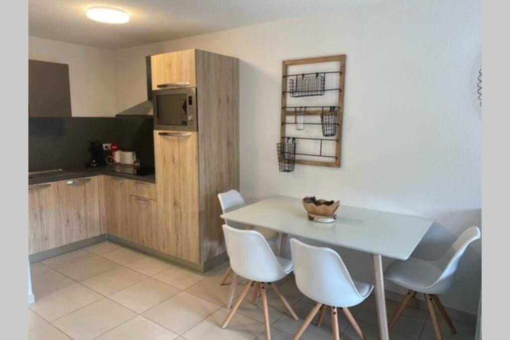Appartement De Charme Dans Residence Avec Piscine La Joue Du Loup เลอเดโวลุย ภายนอก รูปภาพ
