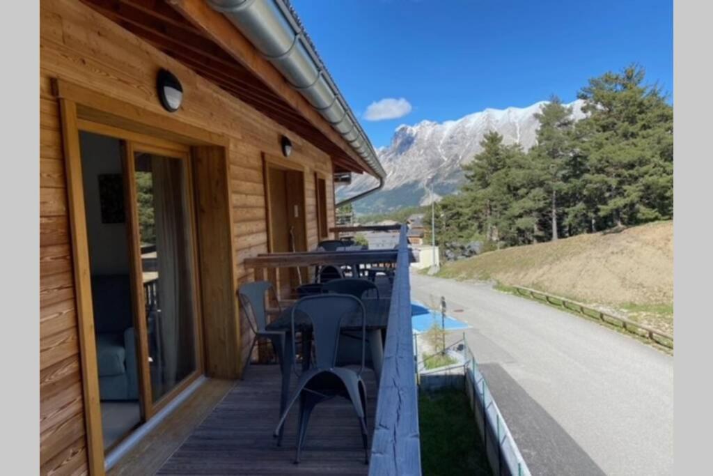 Appartement De Charme Dans Residence Avec Piscine La Joue Du Loup เลอเดโวลุย ภายนอก รูปภาพ